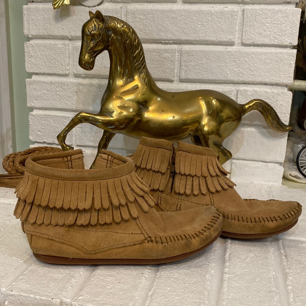 Minnetonka ankle moccasins shoes